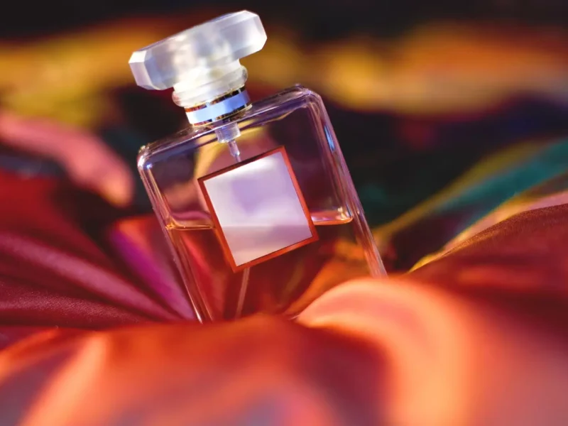 بهترین ادکلن زنانه با ماندگاری بالا در سال 2025