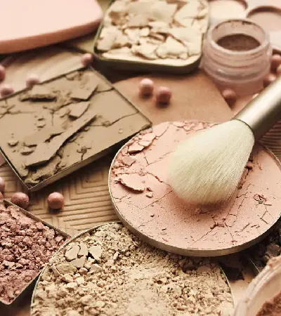 بهترین عطرهایی که بوی لوازم آرایش دارند