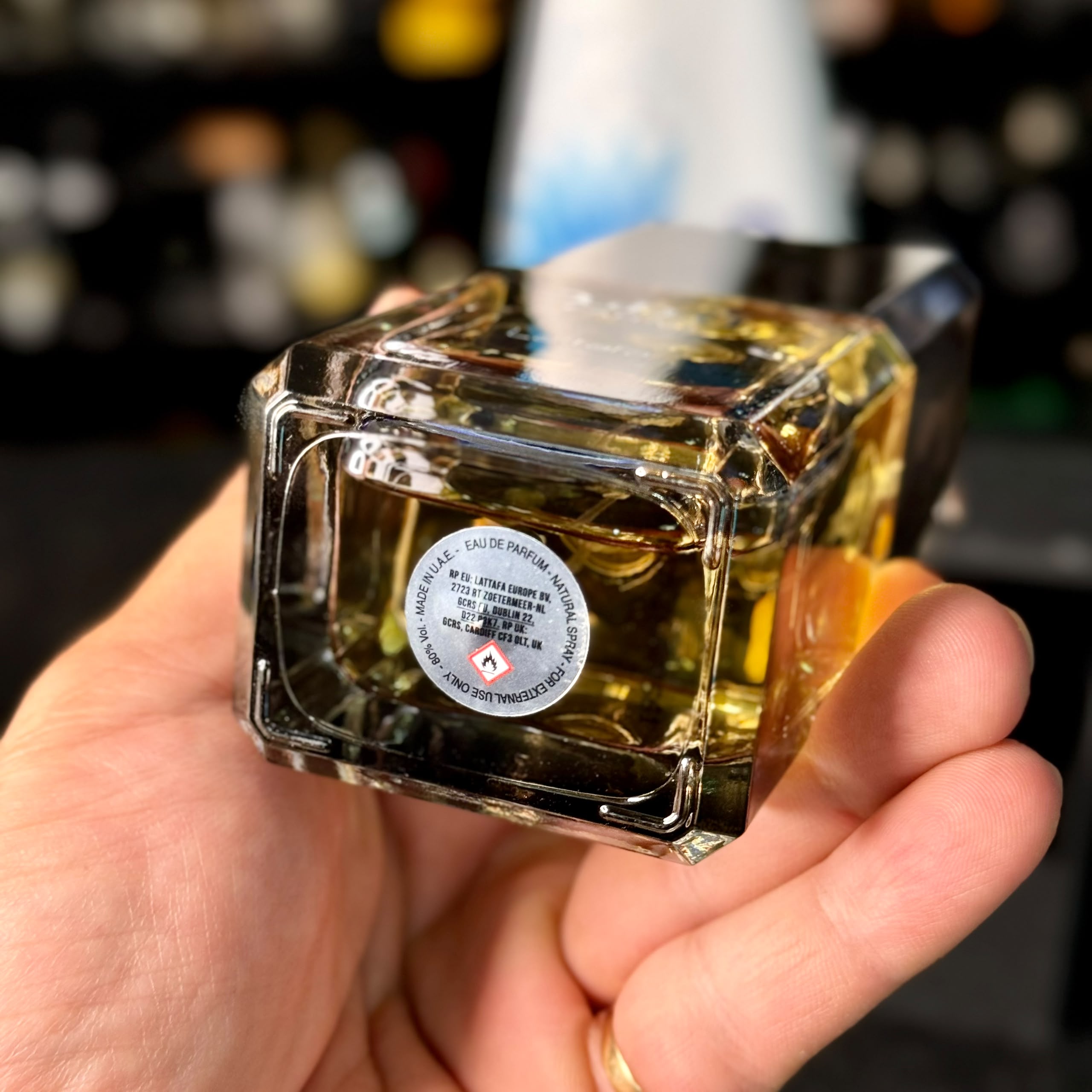 زیر شیشه عطر لطافه فَهَد